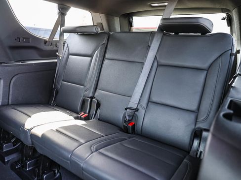 Used 2024 Chevrolet Suburban LT AWD/4WD image 10