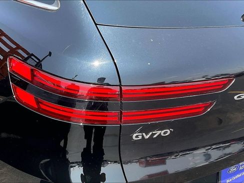 Used 2025 Genesis GV70 2.5T AWD/4WD image 29
