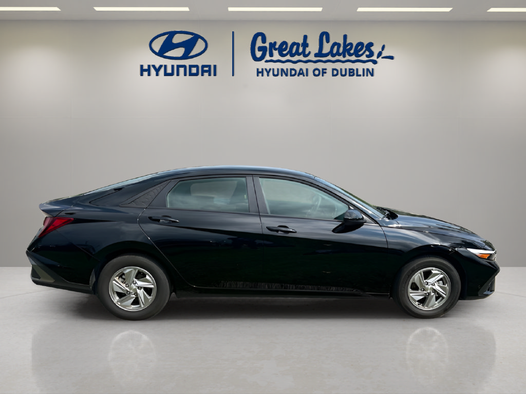 Certified 2026 Hyundai Elantra SE FWD image 6