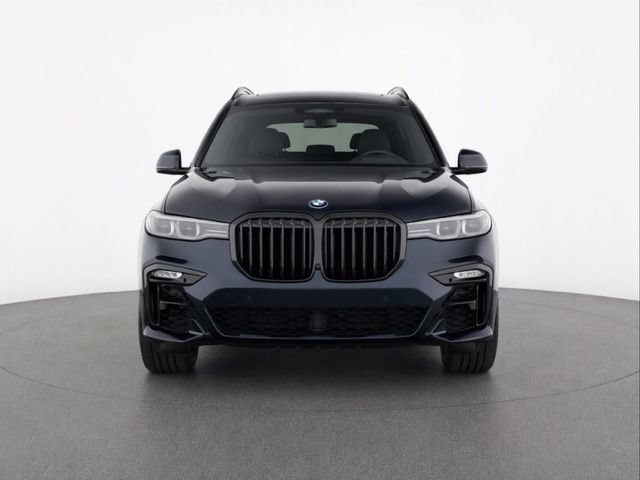 Used 2022 BMW X7 M50i w/ Luxury Seating Package AWD/4WD image 2