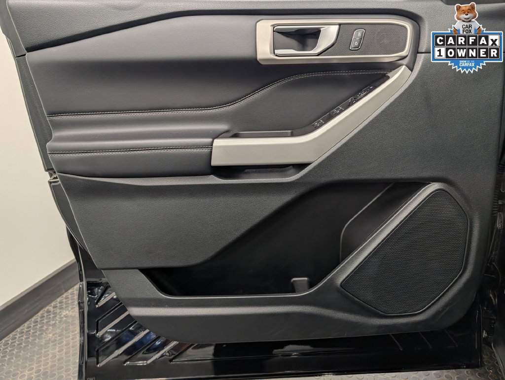 Used 2023 Ford Explorer XLT AWD/4WD image 8