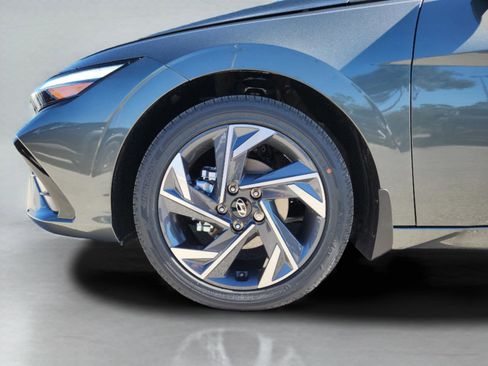 New 2026 Hyundai Elantra Limited image 33