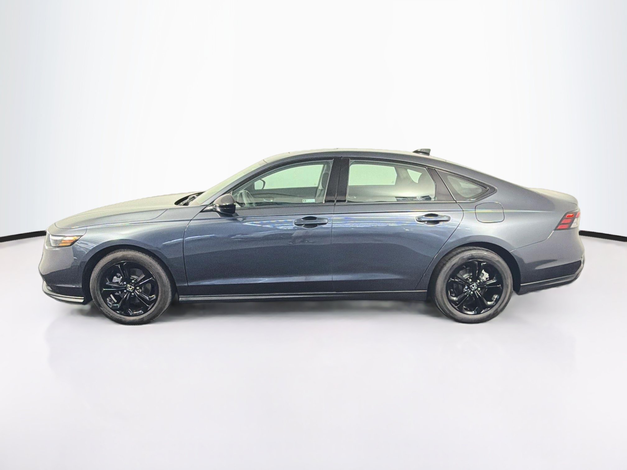 Used 2025 Honda Accord SE image 4