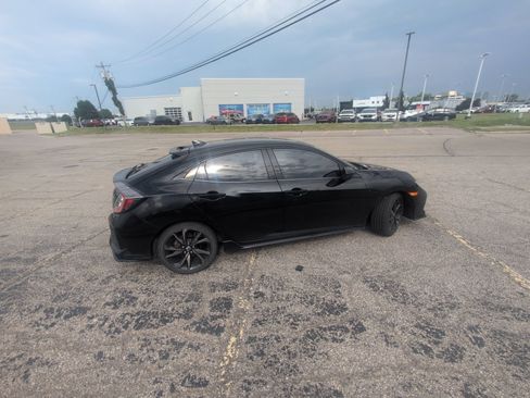 Used 2018 Honda Civic Sport image 19