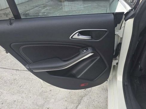 Used 2015 Mercedes-Benz CLA 250 4MATIC image 27