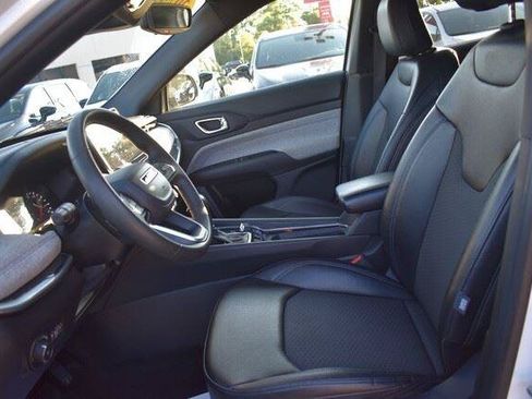 Used 2024 Jeep Compass Latitude AWD/4WD image 24