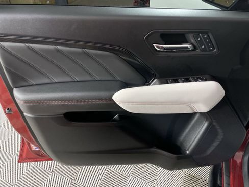 Used 2023 GMC Canyon AT4X image 21