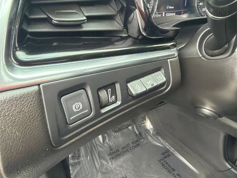 Used 2022 Cadillac XT6 Premium Luxury w/ Technology Package AWD/4WD image 36