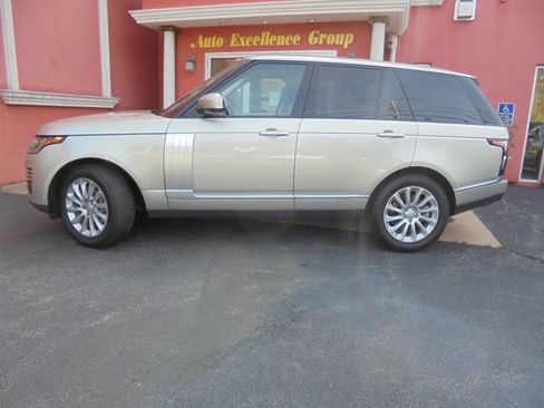 Used 2019 Land Rover Range Rover HSE image 4