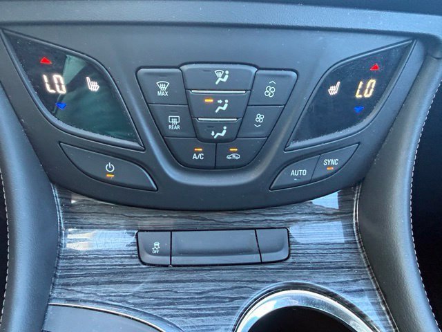 Used 2017 Buick Envision Premium AWD/4WD image 28