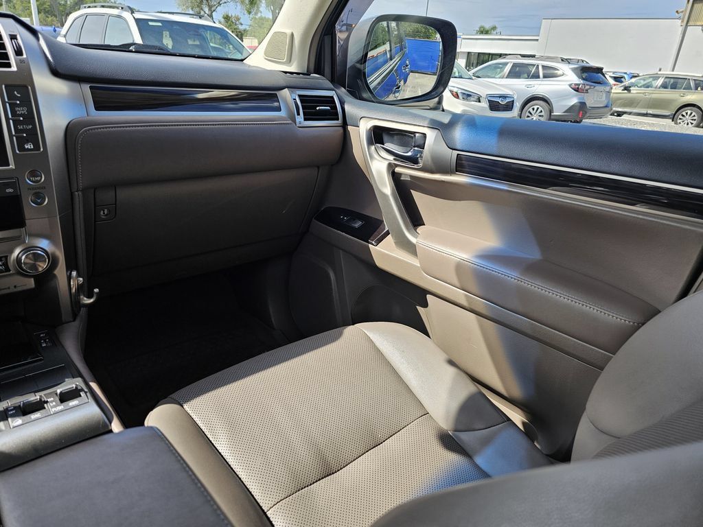 Used 2017 Lexus GX 460 w/ Navigation Package AWD/4WD image 13