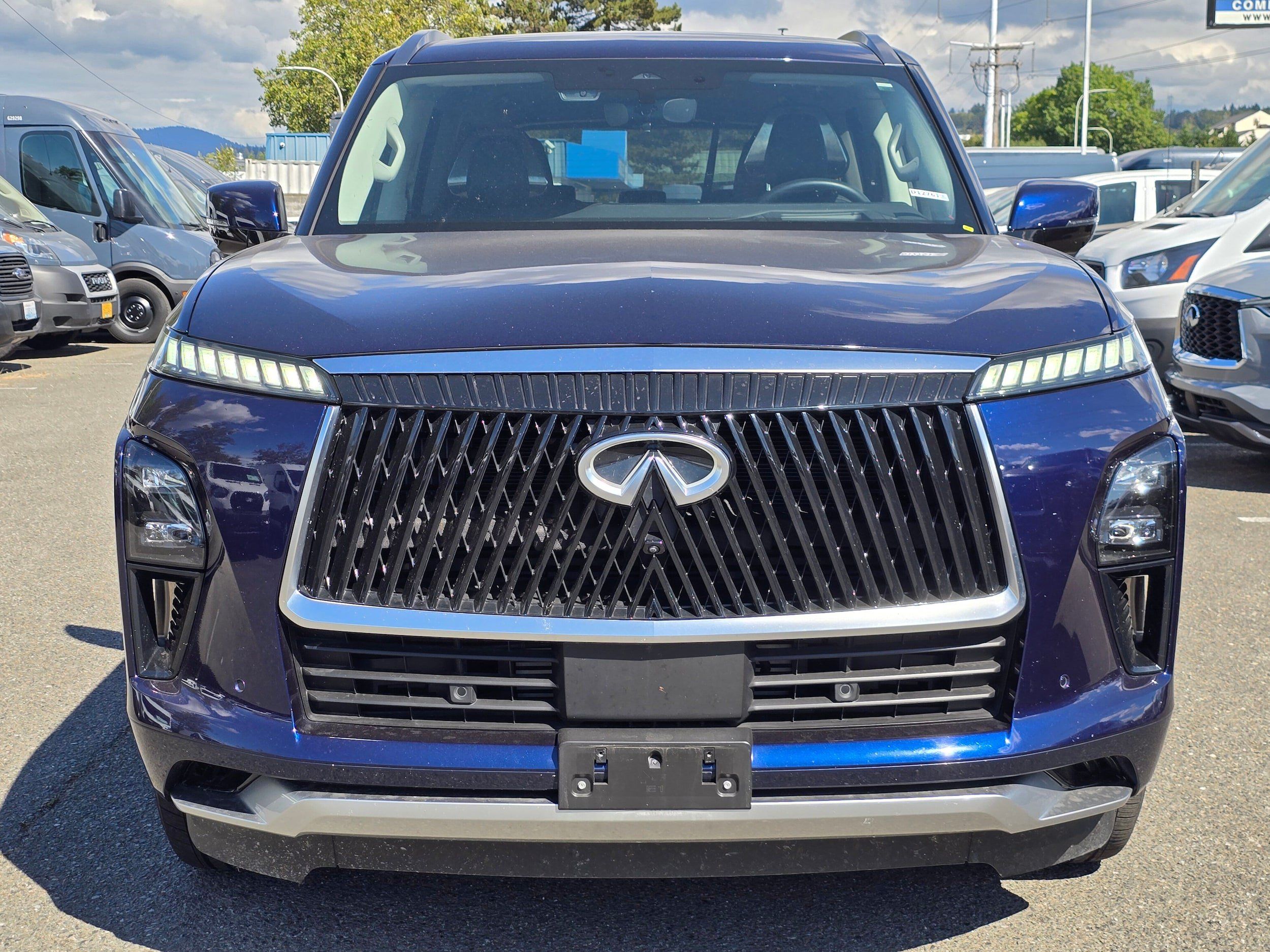 Used 2025 INFINITI QX80 Sensory AWD/4WD image 9