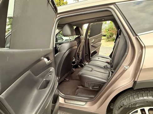 Used 2019 Hyundai Santa Fe FWD image 7