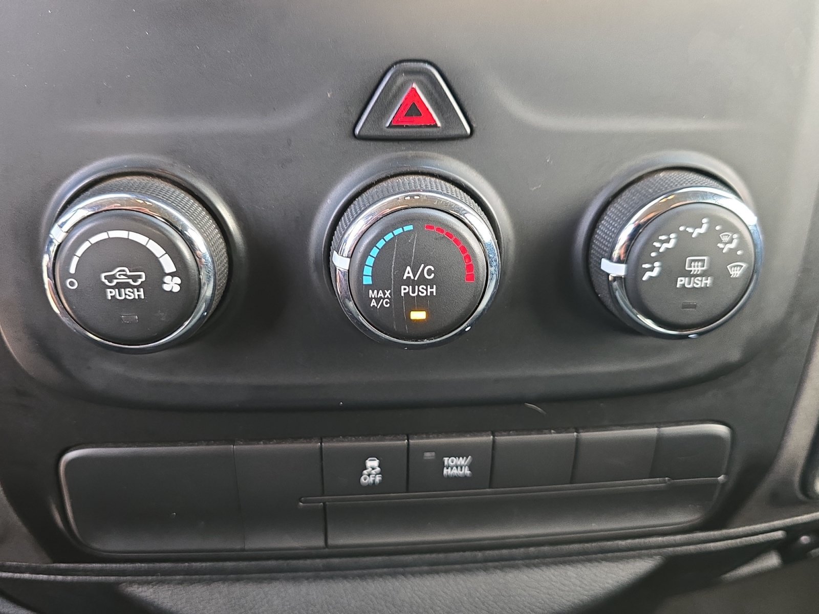 Used 2018 RAM 1500 Express w/ Express Value Package AWD/4WD image 16