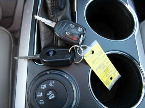 Used 2013 Ford Explorer XLT image 24