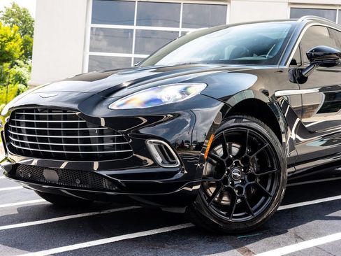 Used 2021 Aston Martin DBX AWD/4WD image 3