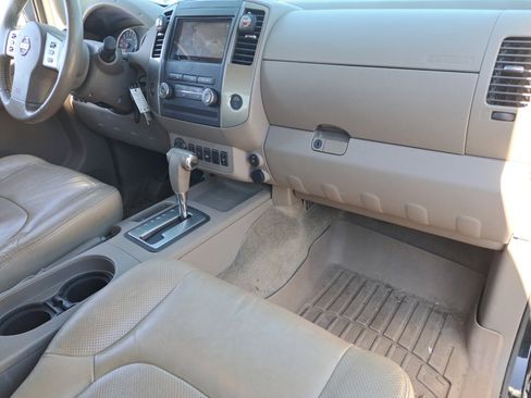 Used 2011 Nissan Frontier SL image 17