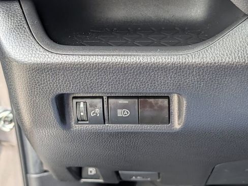Used 2022 Toyota RAV4 XLE AWD/4WD image 23