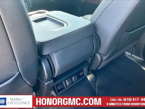 Used 2022 GMC Sierra 2500 SLT AWD/4WD image 11