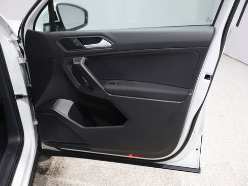 Used 2021 Volkswagen Tiguan S image 23