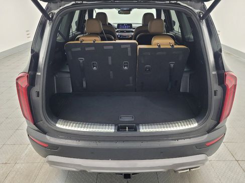 Used 2022 Kia Telluride SX w/ Towing Package FWD image 29