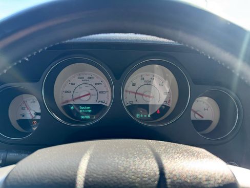 Used 2013 Dodge Challenger SXT image 13