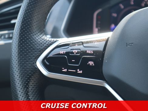 Used 2022 Volkswagen Tiguan SEL R-Line AWD/4WD image 15