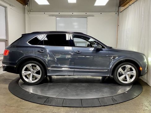 Used 2018 Bentley Bentayga AWD/4WD image 10