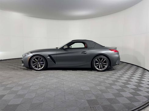 Used 2020 BMW Z4 M40i w/ Executive Package image 13