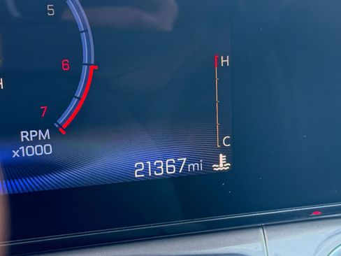 Used 2025 Chevrolet Trax LT w/ LT Convenience Package image 40