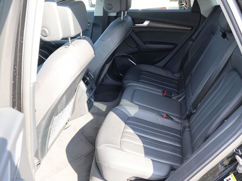 Used 2022 Audi Q5 2.0T Premium w/ Convenience Package image 18