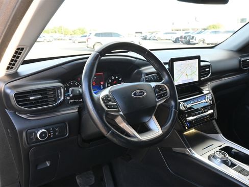 Used 2021 Ford Explorer Limited w/ Equipment Group 301A image 17