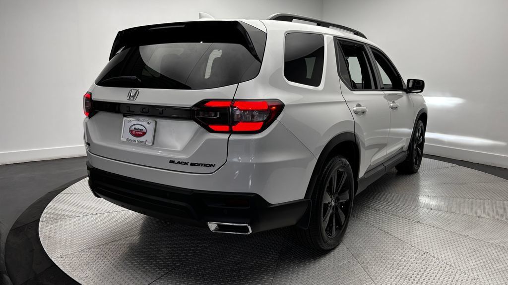 Certified 2025 Honda Pilot Black Edition image 48