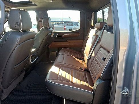 Used 2024 GMC Sierra 1500 Denali Ultimate AWD/4WD image 10