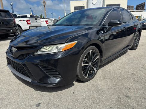 Used 2020 Toyota Camry XSE image 1