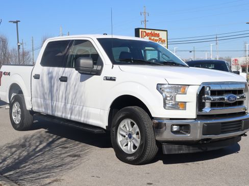 Used 2017 Ford F150 XLT w/ Trailer Tow Package image 5