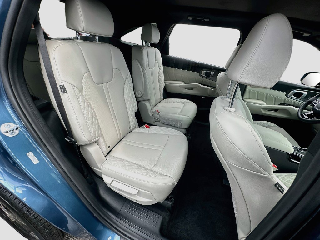 Certified 2025 Kia Sorento SX Prestige AWD/4WD image 30