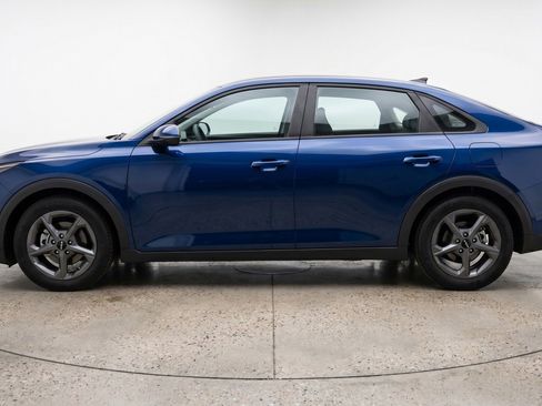 Used 2025 Kia K4 LXS image 5