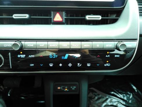 Used 2025 Hyundai Ioniq 5 SE RWD image 46