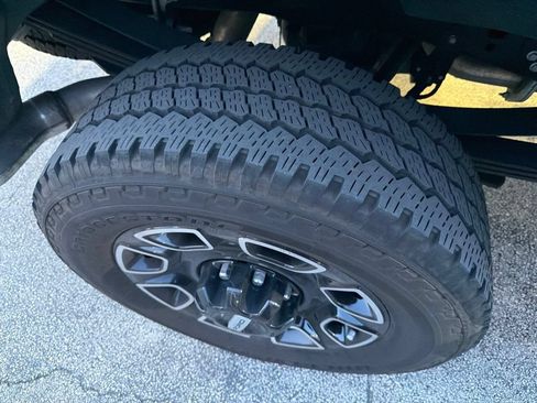 Used 2026 Ford F350 Platinum w/ FX4 Off-Road Package AWD/4WD image 6
