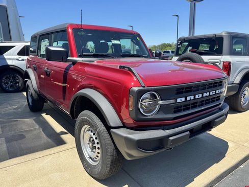 New 2026 Ford Bronco 4-Door AWD/4WD image 2