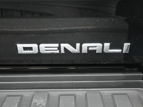 Used 2016 GMC Sierra 2500 Denali w/ Duramax Plus Package image 13
