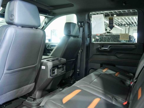 Used 2026 GMC Sierra 2500 AT4 image 24