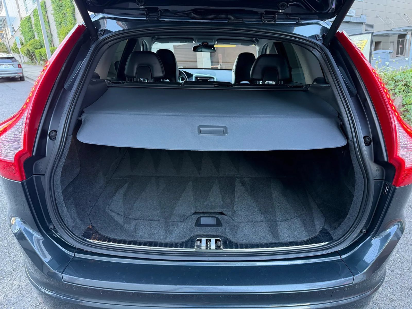Used 2015 Volvo XC60 T6 Platinum AWD/4WD image 29