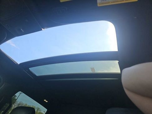 Used 2019 Ford F150 Platinum w/ Technology Package image 6