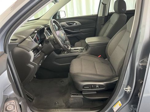 Used 2021 Chevrolet Traverse LT FWD image 3