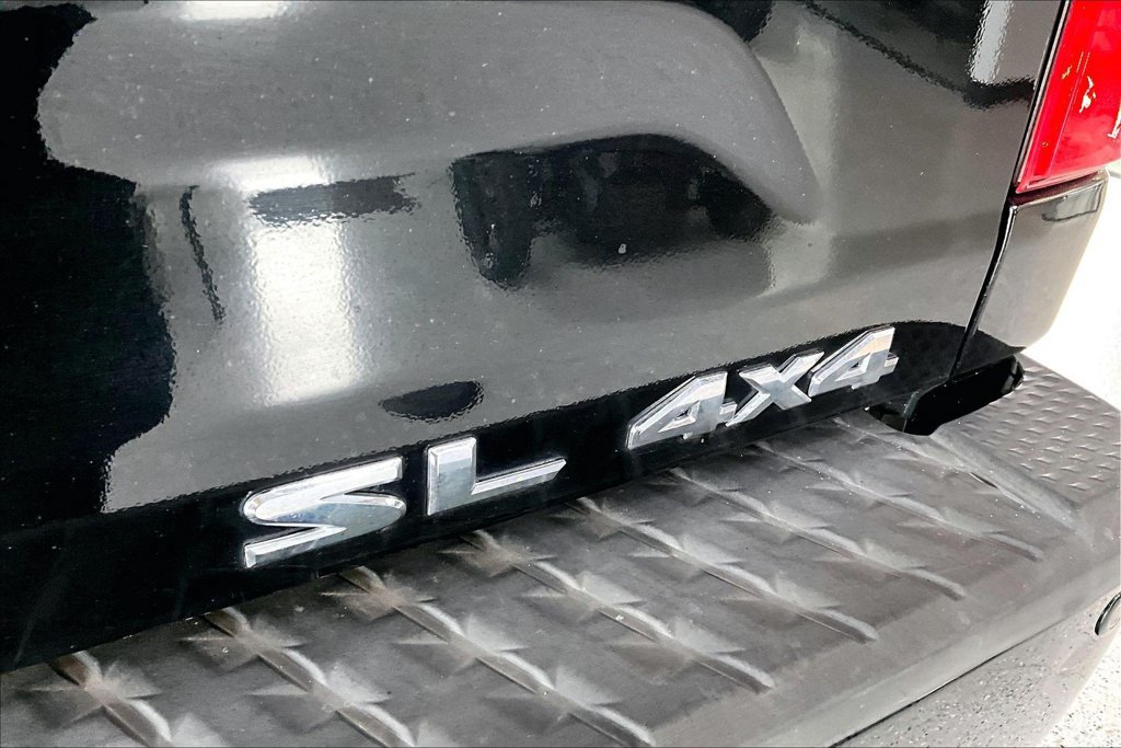 Used 2017 Nissan Titan SL AWD/4WD image 25