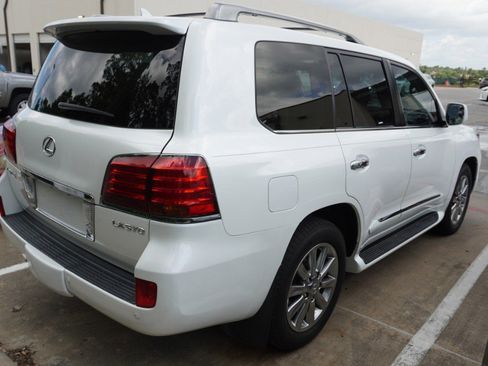 Used 2010 Lexus LX 570 4WD image 5