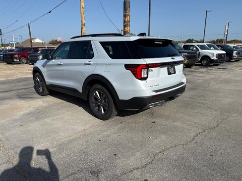 Used 2026 Ford Explorer Active w/ Active Comfort Package AWD/4WD image 7