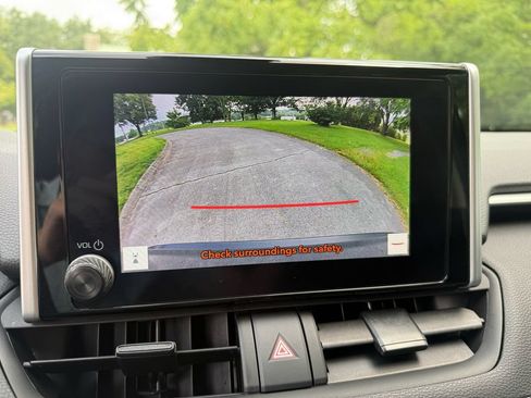 Used 2023 Toyota RAV4 LE FWD image 19
